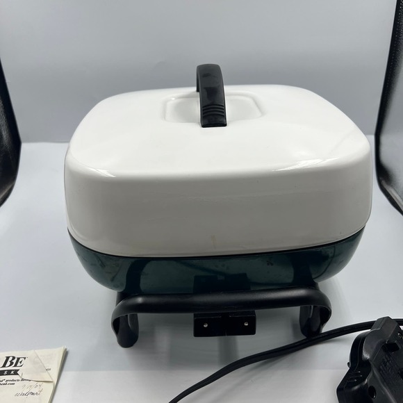 Vintage West Bend Electric Skillet 543J 1200 Watts 120 Volt Tested Camper - Picture 8 of 12